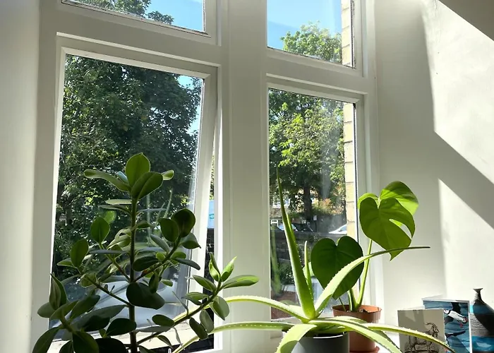 Hampton Hall - Wonderful Converted In Redland *