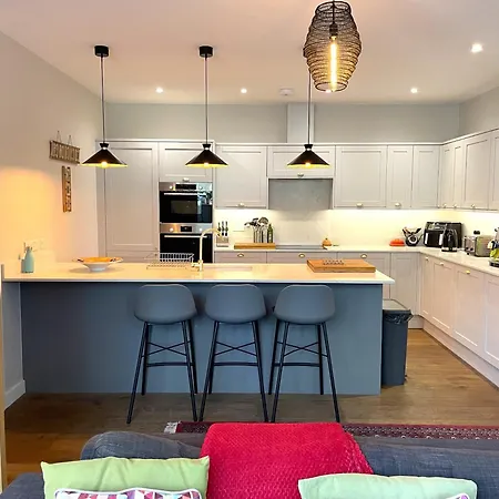 Hampton Hall - Wonderful Converted In Redland * Bristol