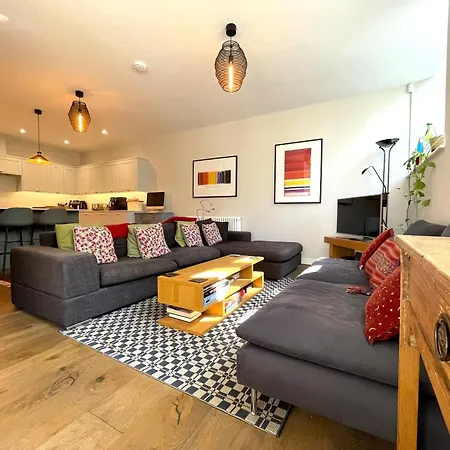 Holiday home Hampton Hall - Wonderful Converted In Redland *