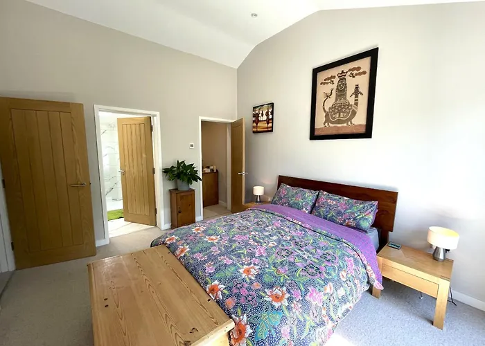 בית נופש Hampton Hall - Wonderful Converted In Redland בריסטול