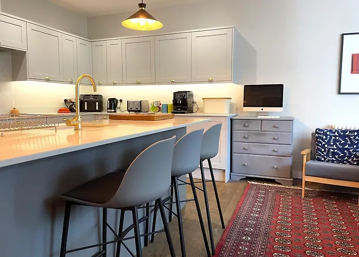 Hampton Hall - Wonderful Converted In Redland Holiday home